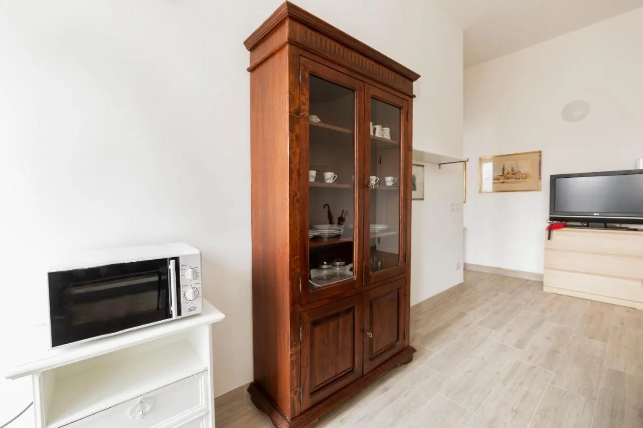 Sant'Ambrogio Bright Apartment With Terrace Milano